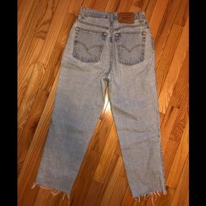 Women’s frayed Levi’s